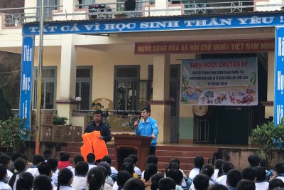 Tuyên truyền và hướng dẫn kỹ năng ‘ Cứu đuối an toàn” cho học sinh.